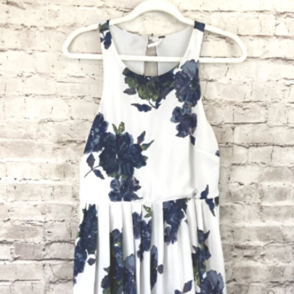 Free People Women's Mini White Floral Dress with Pockets /Keyhole /Pleated - Picture 2 of 12
